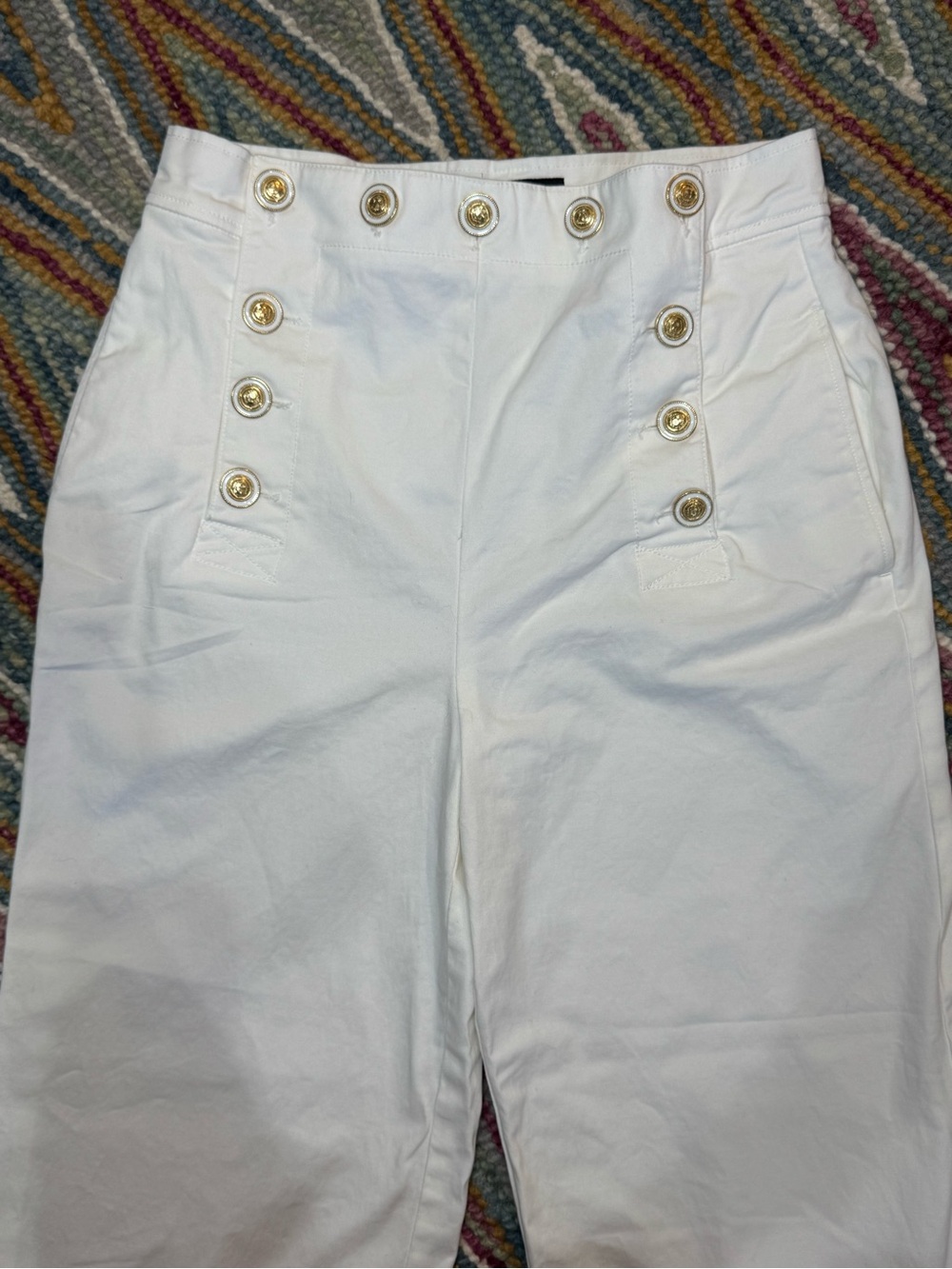 ▫️⚪️ Zara White High-Waist Capri Culottes with Gold‎ Button Detail ⚪️▫️ - Picture 4 of 7